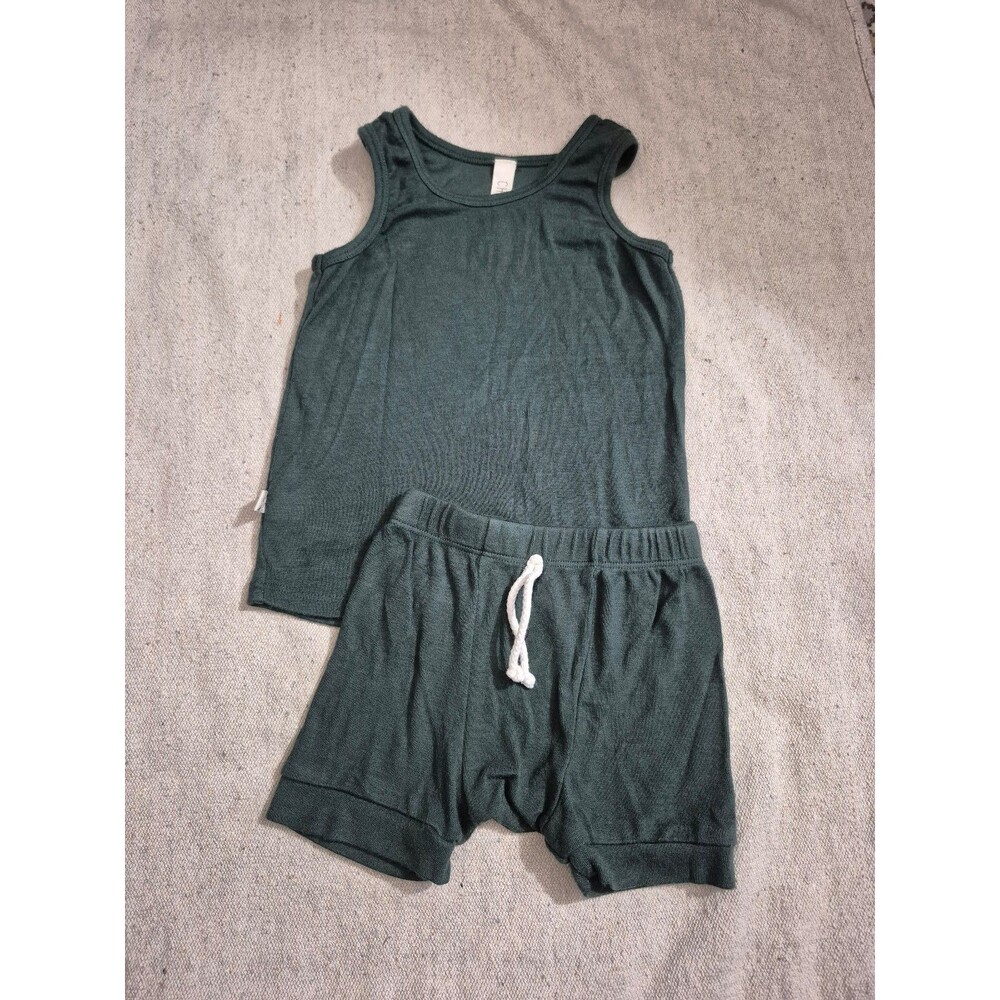 Childhoods 2 piece outfit  set size  2T